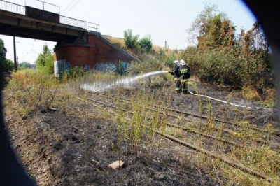KROTOSZYN | Pożar trawy na nasypie kolejowym